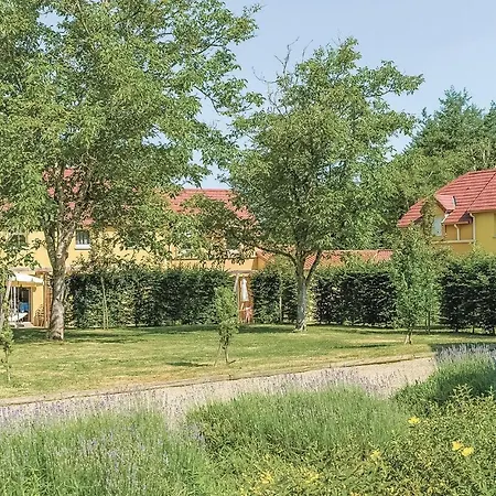 Amazing In With 2 Bedrooms, Wifi&indoor Swimming Pool Vakantiehuis