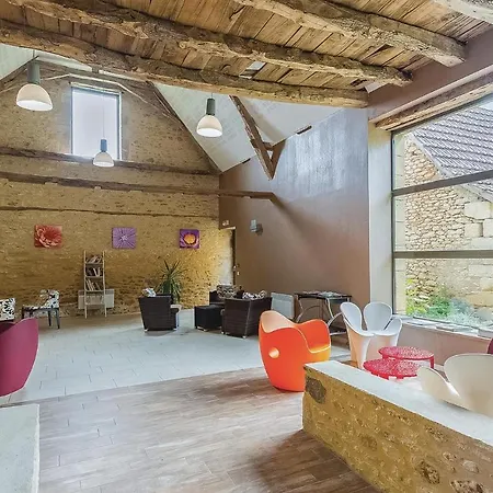 Amazing In With 2 Bedrooms, Wifi&indoor Swimming Pool Vakantiehuis